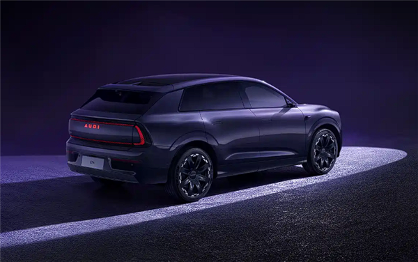 上汽奥迪首款量产SUV AUDI E7 X量产版公布：和谐多了