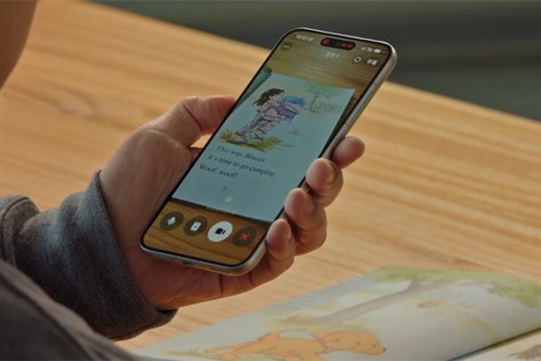 李楠:豆包手机是今年技术最激进的AI设备