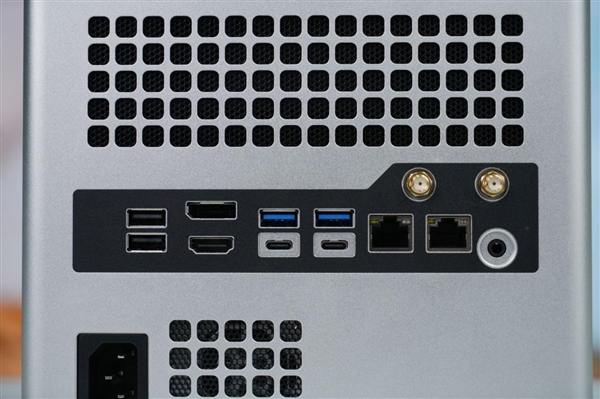 全球首个液冷迷你机!abee AI Station 395 Max工作站图赏