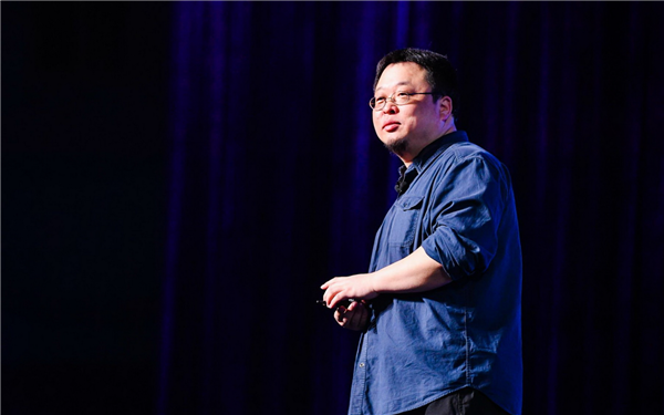 罗永浩:有些记者能和商业领袖聊 是因为长得好看