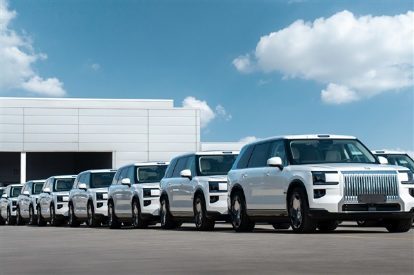 50万级SUV销冠易主!极氪9X接替问界M9成新王