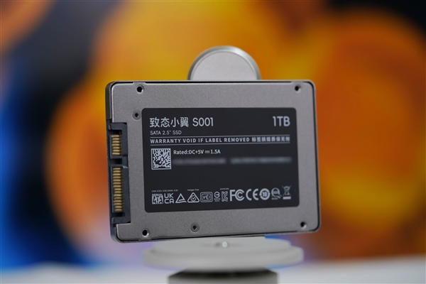 长江存储原厂颗粒!致态小翼S001 1TB SSD图赏