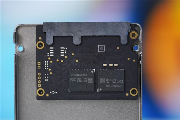长江存储原厂颗粒!致态小翼S001 1TB SSD图赏