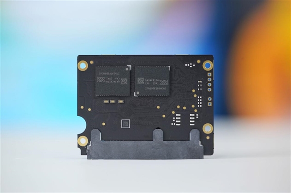 长江存储原厂颗粒!致态小翼S001 1TB SSD图赏