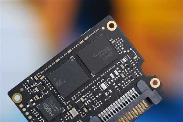 长江存储原厂颗粒!致态小翼S001 1TB SSD图赏
