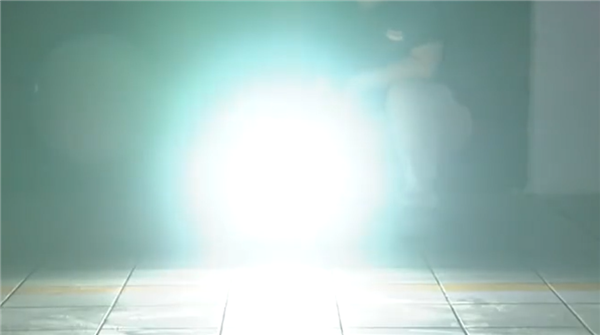 强光刺客有治了!上海严查电动车头灯改装 最高罚200