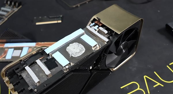 NVIDIA从未发布的900W显卡Titan Ada!被大神拆解了