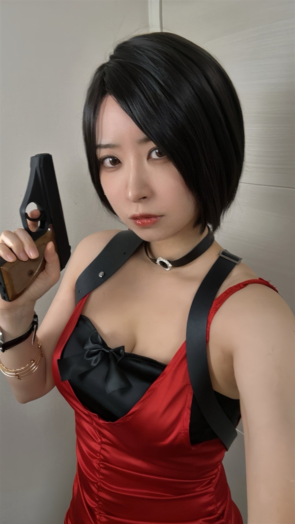 日本美女Cos《生化危机》艾达王美图:还原度极高