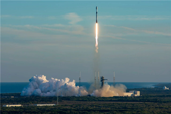 SpaceX猎鹰火箭助推器成功回收550次!82%都在船上