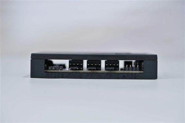 限量1000块!微星MEG X870E GODLIKE X EDITION主板图赏