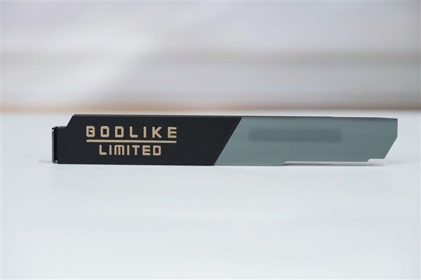 限量1000块!微星MEG X870E GODLIKE X EDITION主板图赏