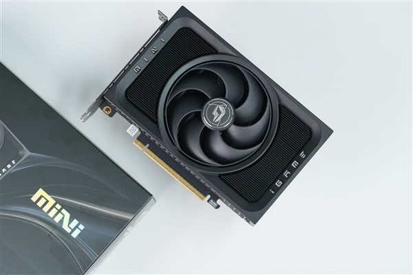 ITX性能小钢炮!七彩虹RTX 5070 Mini OC 12GB图赏