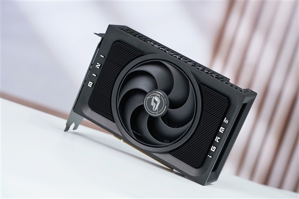 ITX性能小钢炮!七彩虹RTX 5070 Mini OC 12GB图赏