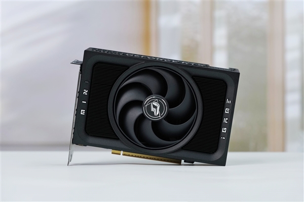 ITX性能小钢炮!七彩虹RTX 5070 Mini OC 12GB图赏