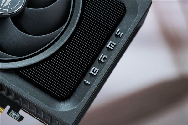 ITX性能小钢炮!七彩虹RTX 5070 Mini OC 12GB图赏