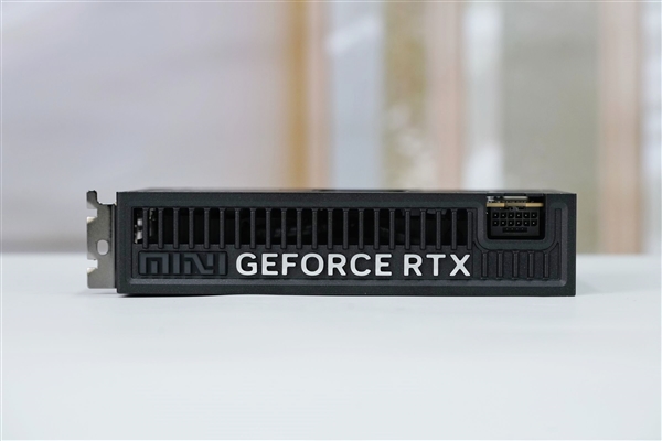 ITX性能小钢炮!七彩虹RTX 5070 Mini OC 12GB图赏