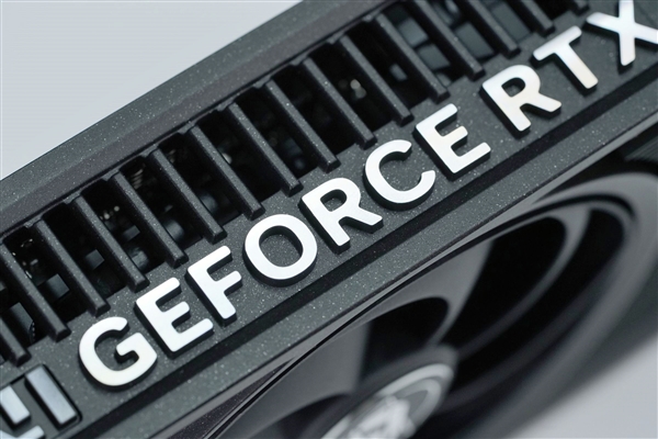 ITX性能小钢炮!七彩虹RTX 5070 Mini OC 12GB图赏