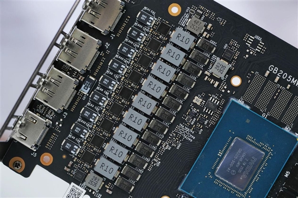 ITX性能小钢炮!七彩虹RTX 5070 Mini OC 12GB图赏