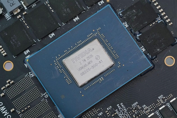 ITX性能小钢炮!七彩虹RTX 5070 Mini OC 12GB图赏