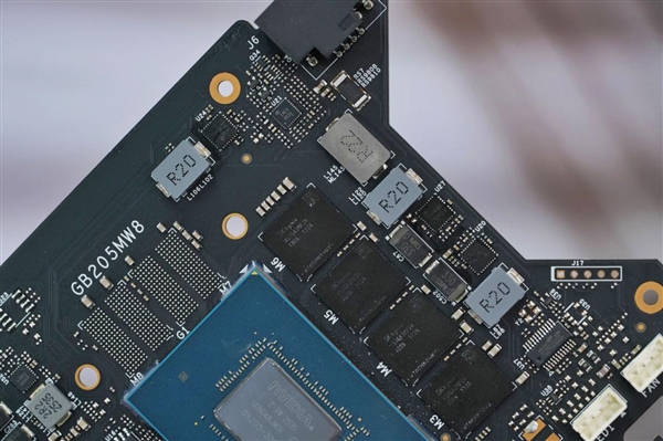 ITX性能小钢炮!七彩虹RTX 5070 Mini OC 12GB图赏