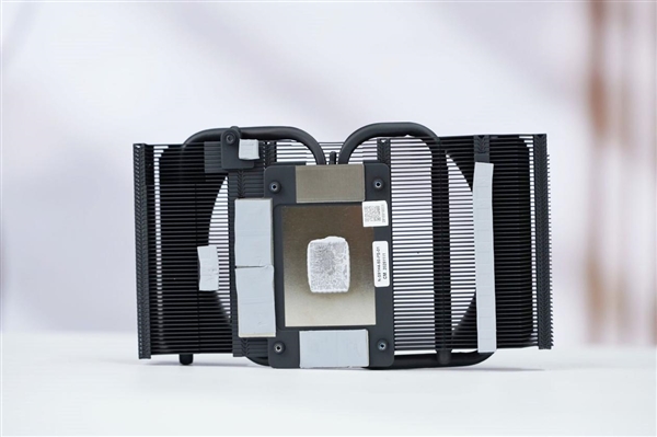 ITX性能小钢炮!七彩虹RTX 5070 Mini OC 12GB图赏