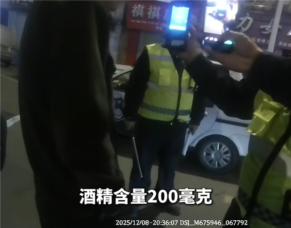 男子醉驾被抓 一查发现居然还是色盲！