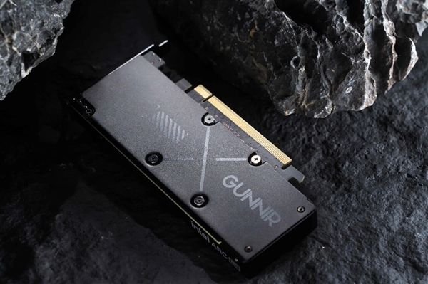 全金属外壳 帅爆!蓝戟发布单风扇迷你版Intel锐炫Pro B50专业显卡