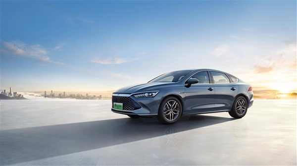 冲刺2025销量目标:多数车企仍在追赶 仅三家率先“撞线”