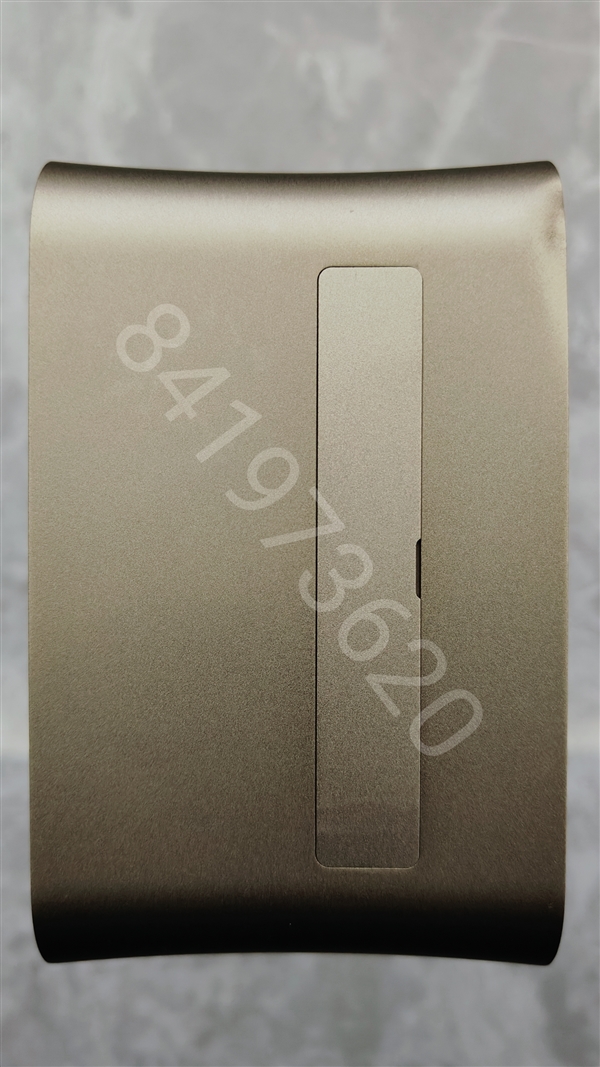 Titan Ada巨卡原型现身:48GB显存、四插槽、900W供电