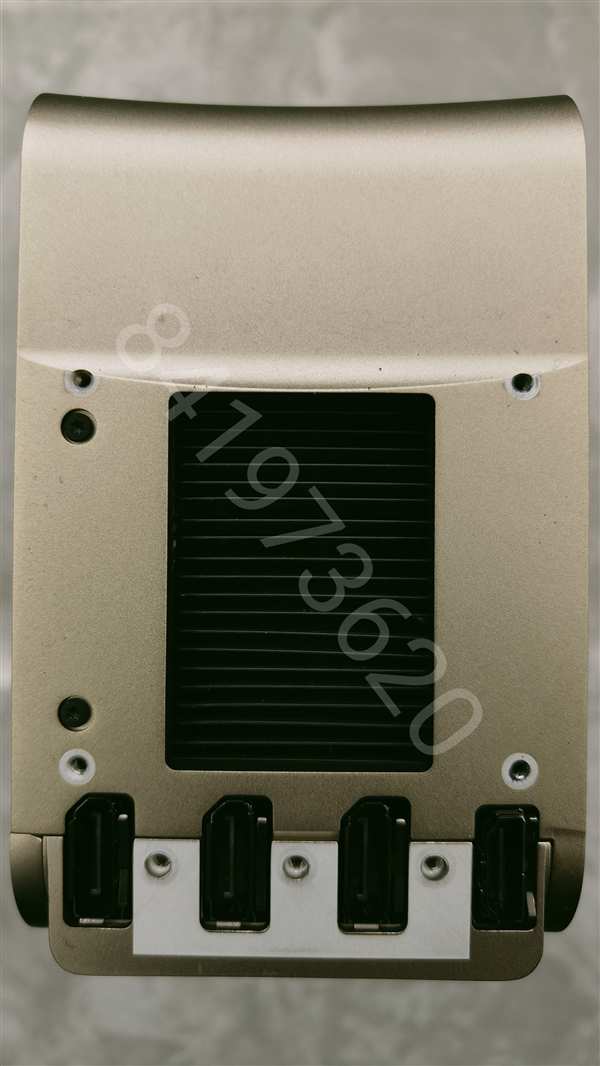 Titan Ada巨卡原型现身:48GB显存、四插槽、900W供电