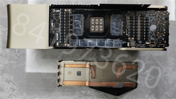 Titan Ada巨卡原型现身:48GB显存、四插槽、900W供电