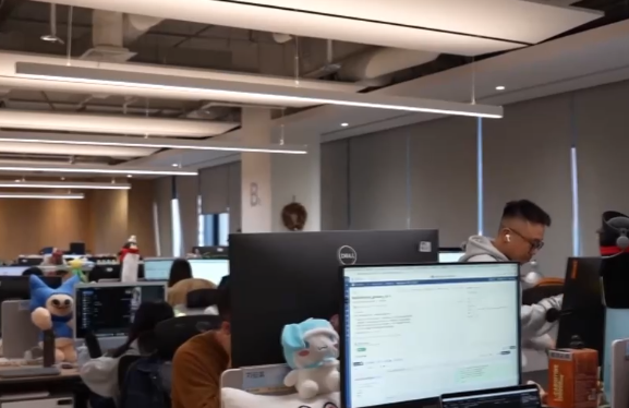 网文出海营收达48亿元!AI带飞翻译小说