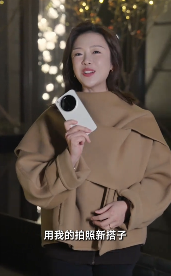 新一代夜神杀到！小米17 Ultra真机全网首秀：大圆Deco、白色机身优雅