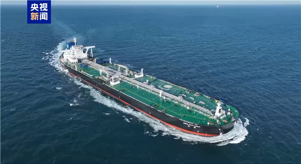 我国自主设计建造!全球首艘甲醇双燃料动力智能超大型油轮成功交付