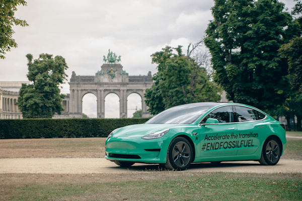 新车大降价、自动驾驶网约车一直跳票！租车行买特斯拉建车队 亏惨了