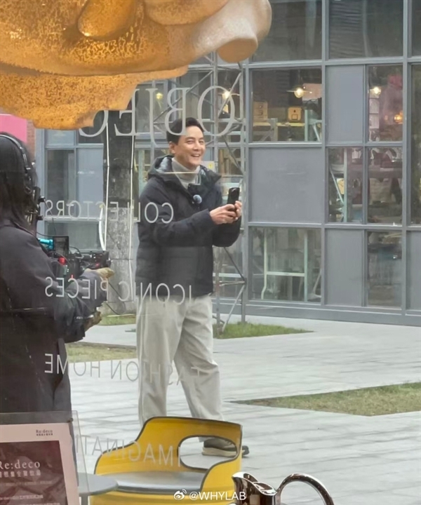 小米宣布吴彦祖成为小米手机影像体验官 小米17 Ultra拍摄样片太帅了