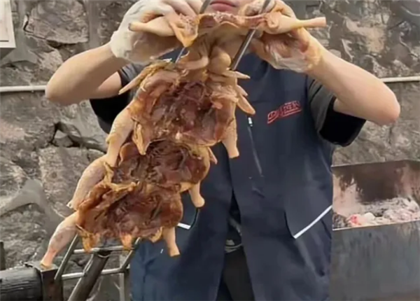 烤鸡少年称使用合法调味料 专家建议尽量少用或不用肉宝王