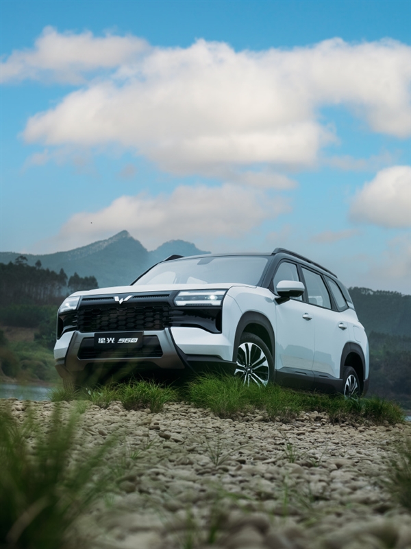 5.98万元起！五菱首款硬派SUV星光560明年1月上市：三动力可选