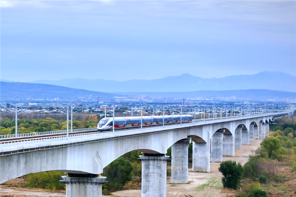 陕北革命老区迈入高铁时代！西安至延安高铁12月26日开通运营