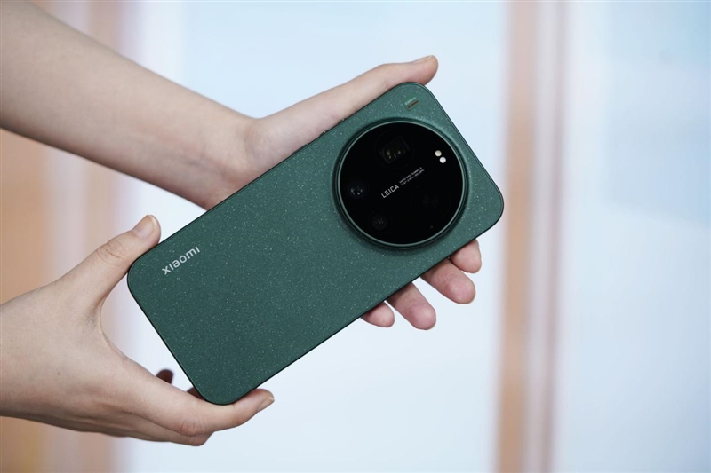 大底长焦的全面革新 小米17 Ultra深度评测:它就是新一代长焦之王!