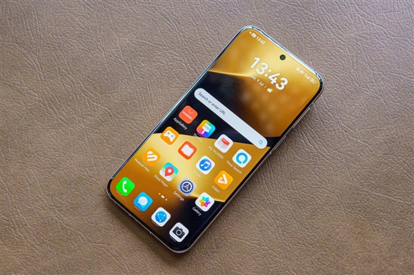 华为Pura 90系列官宣：全系直屏升级+超大尺寸影像旗舰