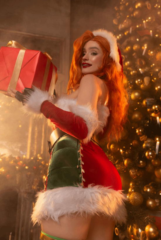 圣诞老人看了都要请假!俄妹节日COS身材超辣