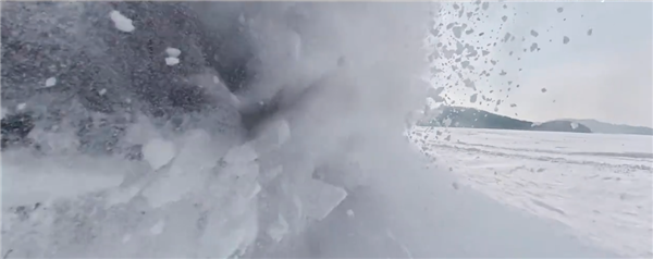 小米YU7冰面全网首漂：人车合一 堪比大片