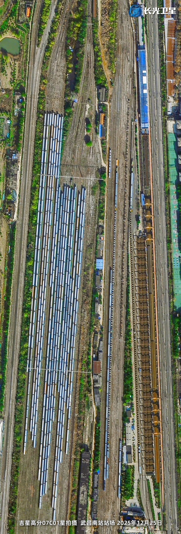 卫星俯瞰武汉:冬日光影中的江城