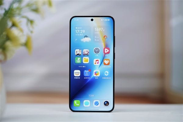 10000mAh巨无霸电池仅2599元起！荣耀WIN RT图赏