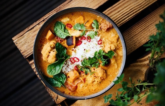 男孩偷吃变态辣外卖辣住院 邻居无需担责