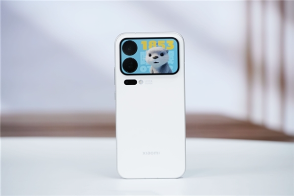 小米17系列再添猛将！Plus版配置流出：6.9英寸大直屏+潜望长焦