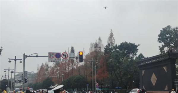 成都交警“无人机+铁骑”将上线!自动识别并抓拍乱停乱放