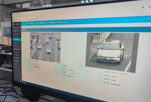 成都交警“无人机+铁骑”将上线!自动识别并抓拍乱停乱放