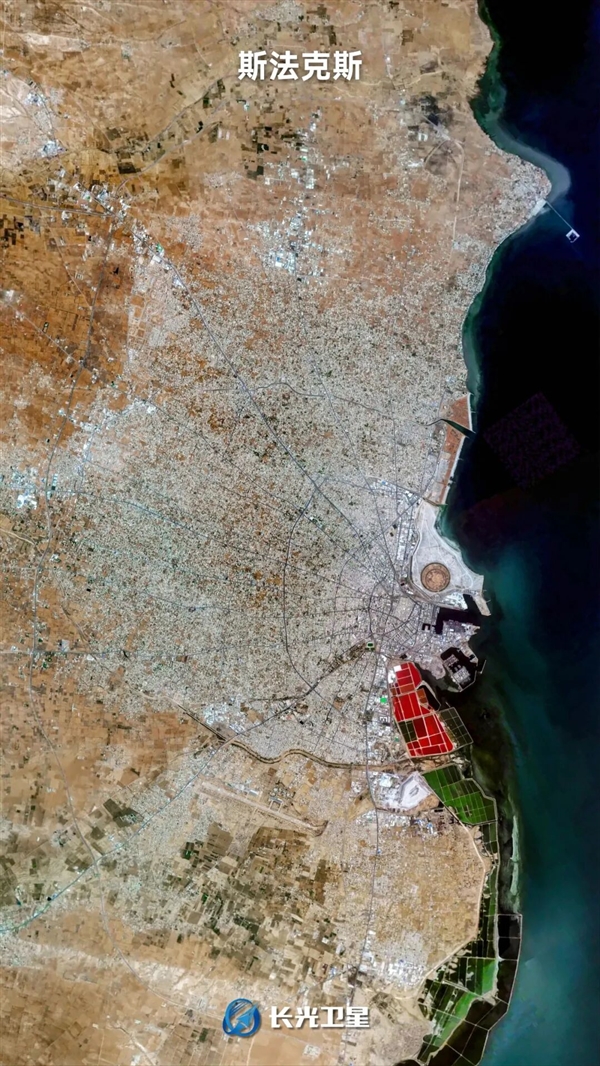 在地中海岸 有个奇特的“水泥色之城”：看不到一棵树！